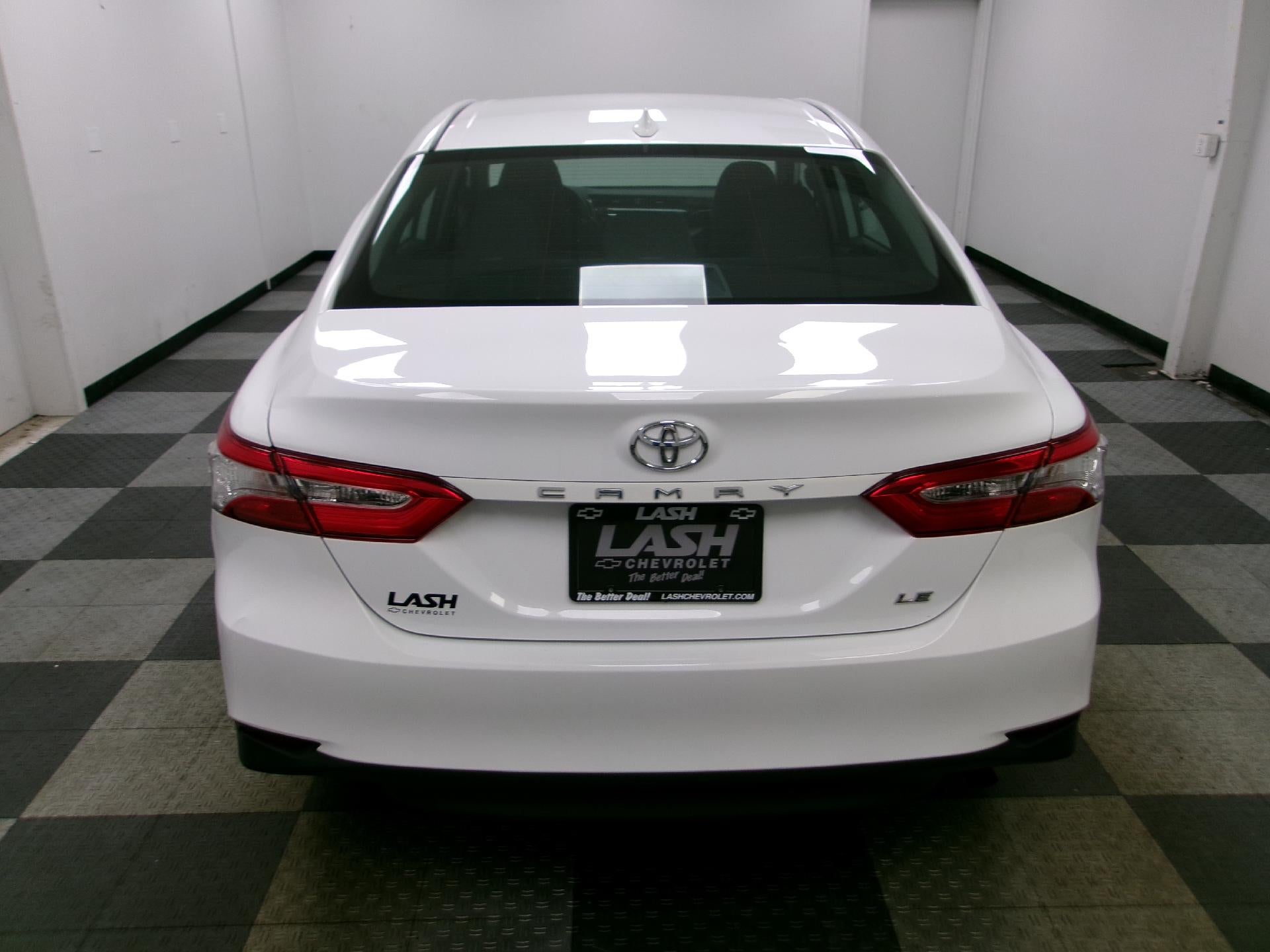 2019 Toyota Camry SE Auto (SE)