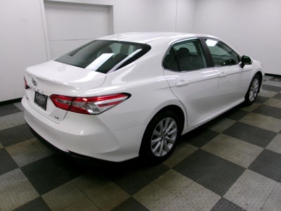 2019 Toyota Camry SE Auto (SE)