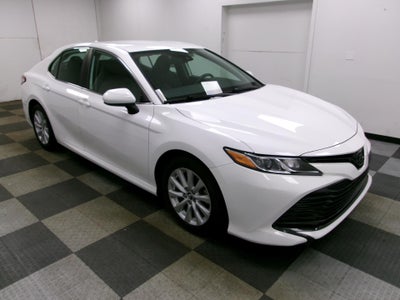 2019 Toyota Camry SE Auto (SE)
