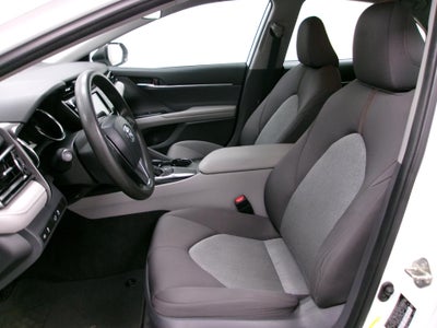 2019 Toyota Camry SE Auto (SE)