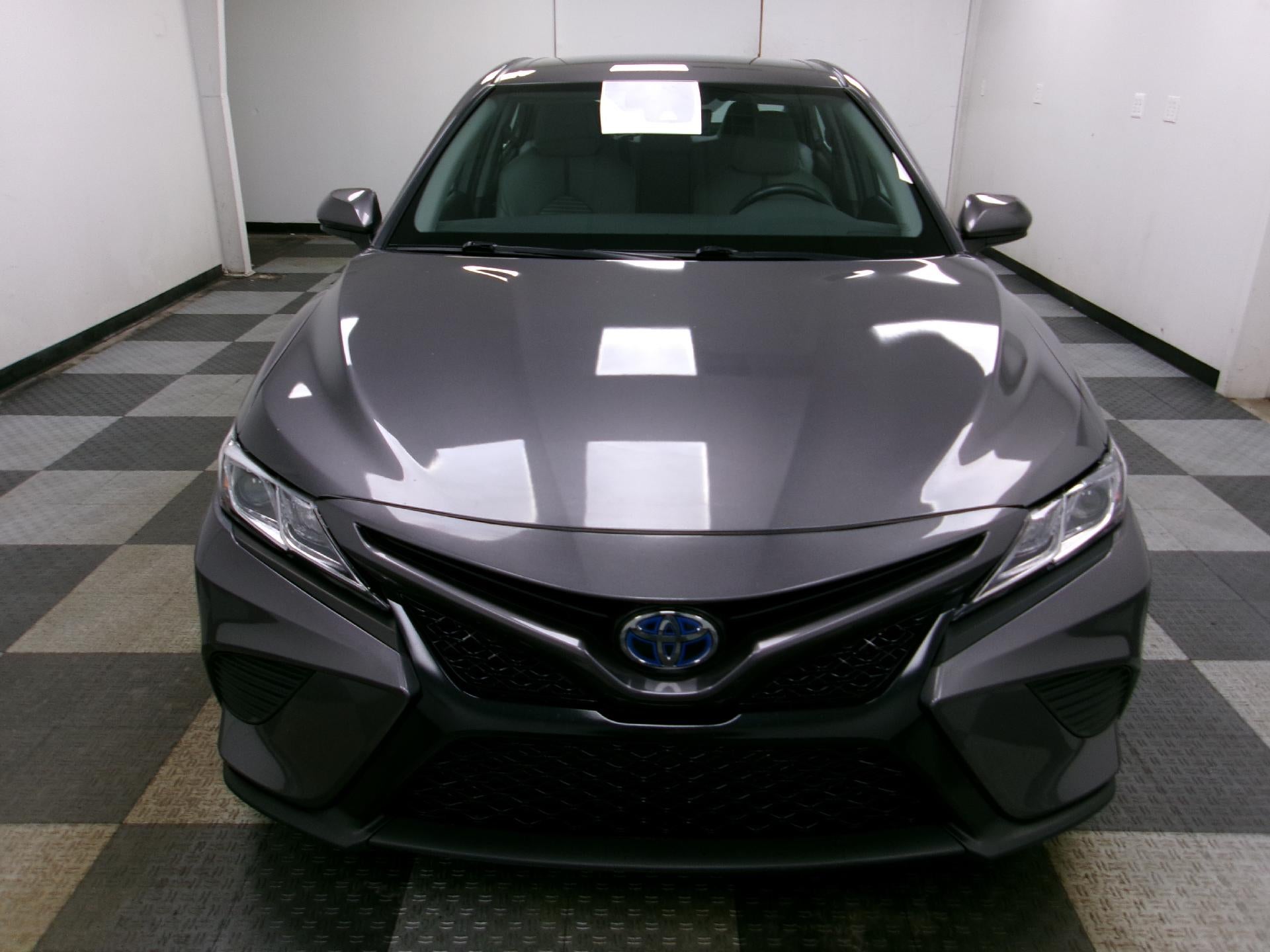 2020 Toyota Camry Hybrid SE CVT (Natl)
