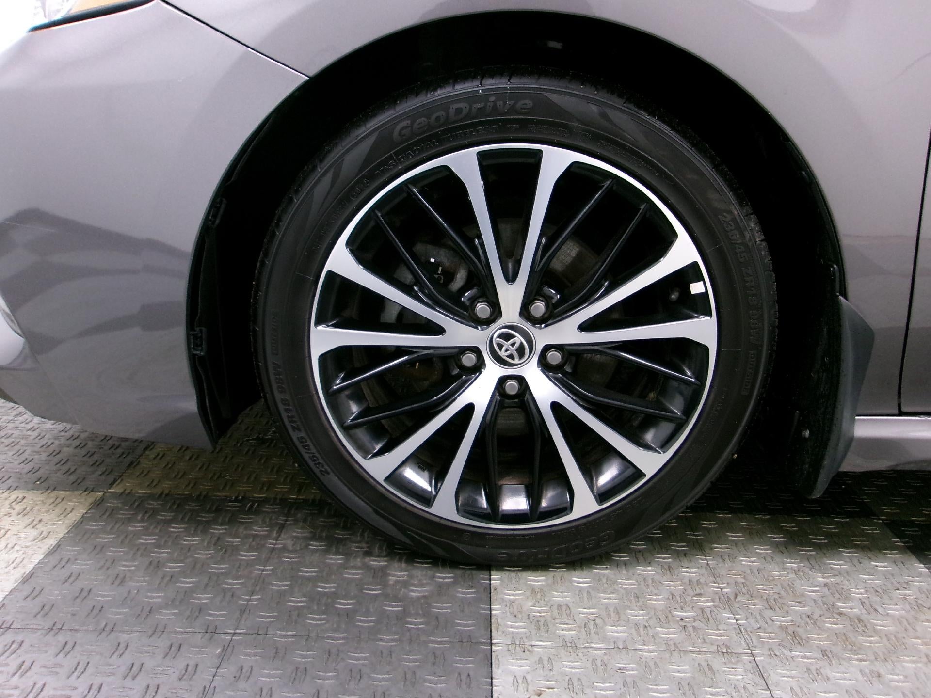 2020 Toyota Camry Hybrid SE CVT (Natl)