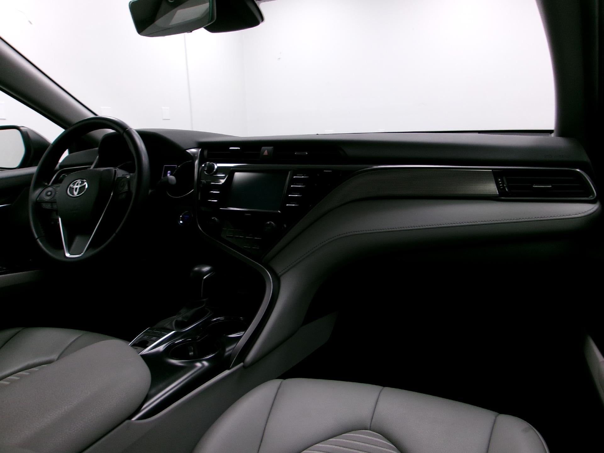 2020 Toyota Camry Hybrid SE CVT (Natl)