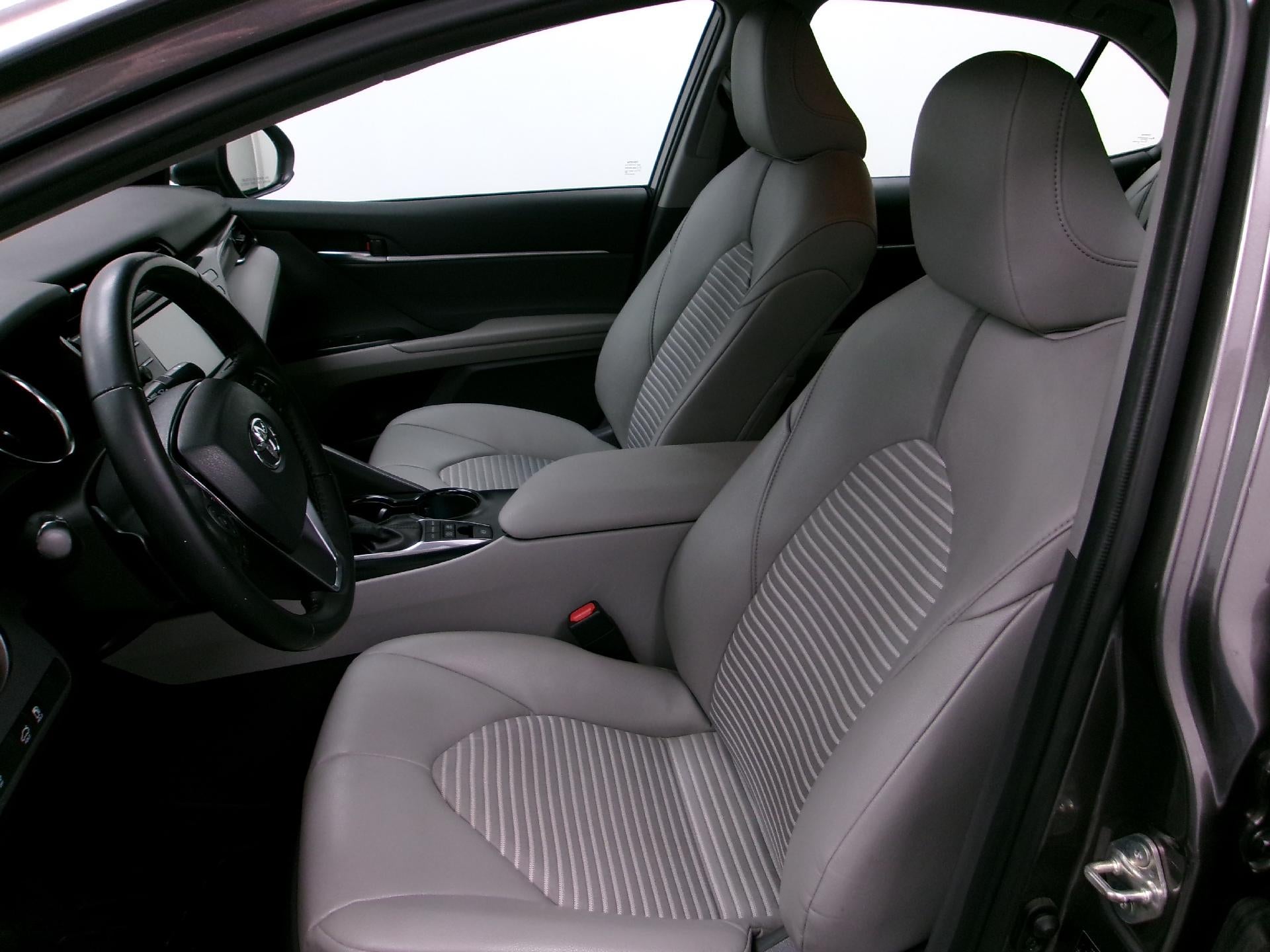 2020 Toyota Camry Hybrid SE CVT (Natl)