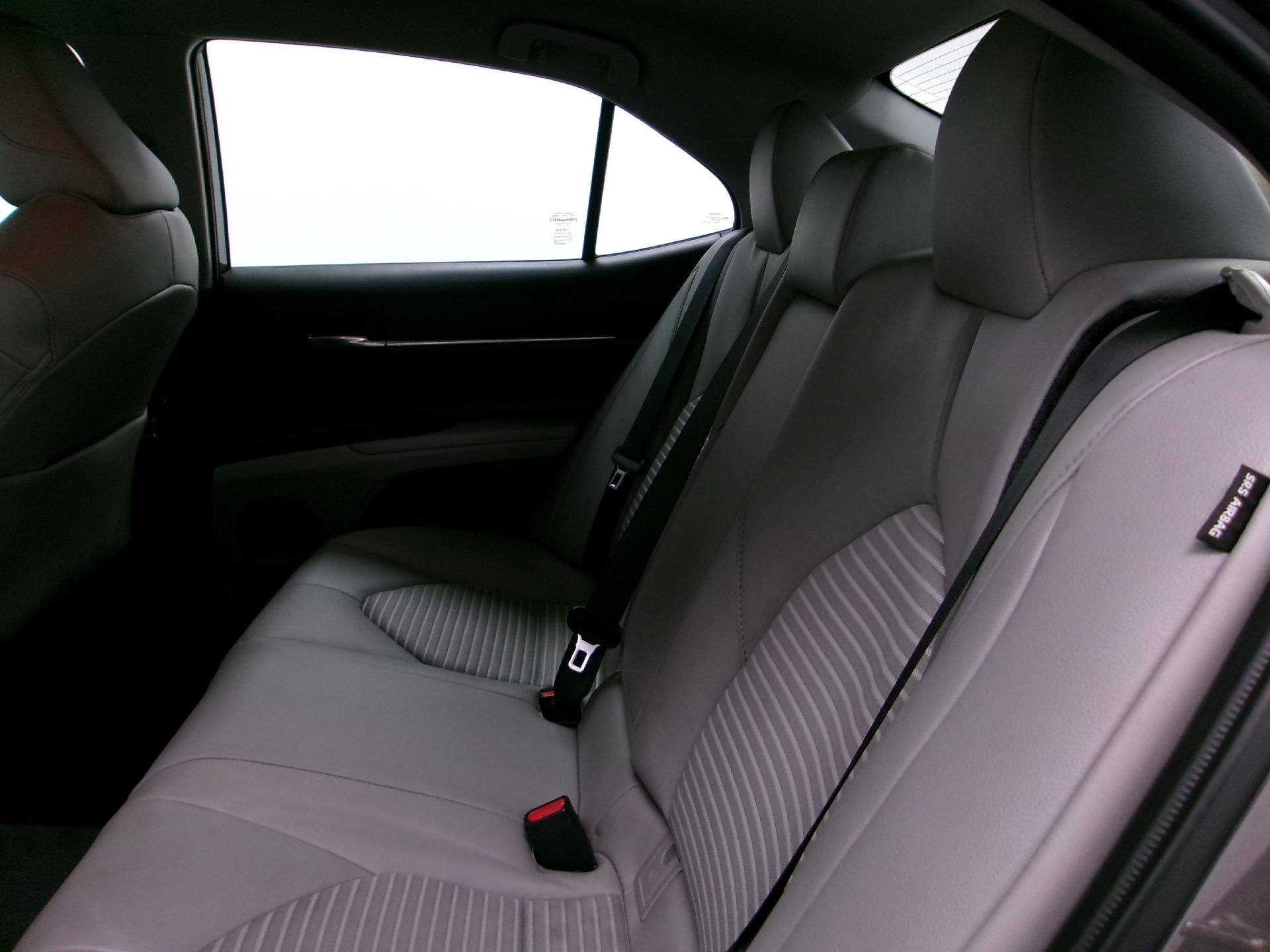 2020 Toyota Camry Hybrid SE CVT (Natl)