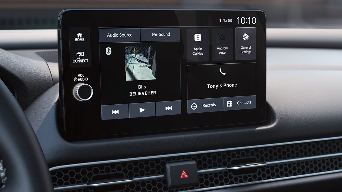 Honda HR-V 9-inch color touchscreen on the dashboard